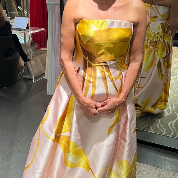 Dennis Basso Handmade in New York City Gown. New. - Picture 3 of 16